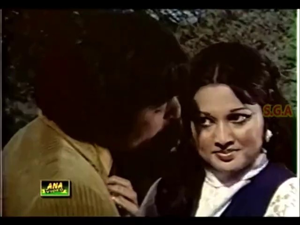 Chelo kahie door ye samaaj chhore dein, dunya ke resmay rawaaj chhore dein.. Nisho and Nadeem SIngers Mala and Mehdi Hassan, Film . Smaaj Pakistani urdu Hindi Songs