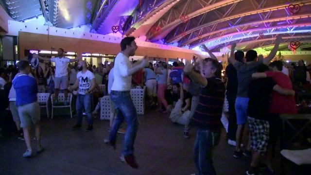 Mondial-2014: la déception des supporteurs grecs à Athènes