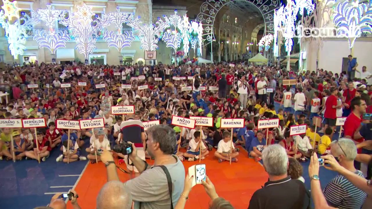 minibasket in piazza 2014