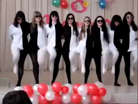 Choré en mode Illusion d'optique. Dingue...