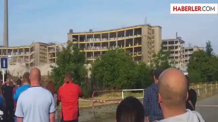 Yıkılan Binadan Fırlayan Taş Öldürüyordu!