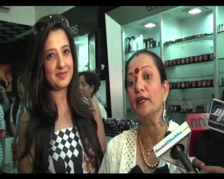 Amy Billimoria at Dorris makeup school