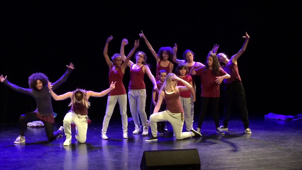 Danse de fin d'année de mes louloutes 14 juin 2014