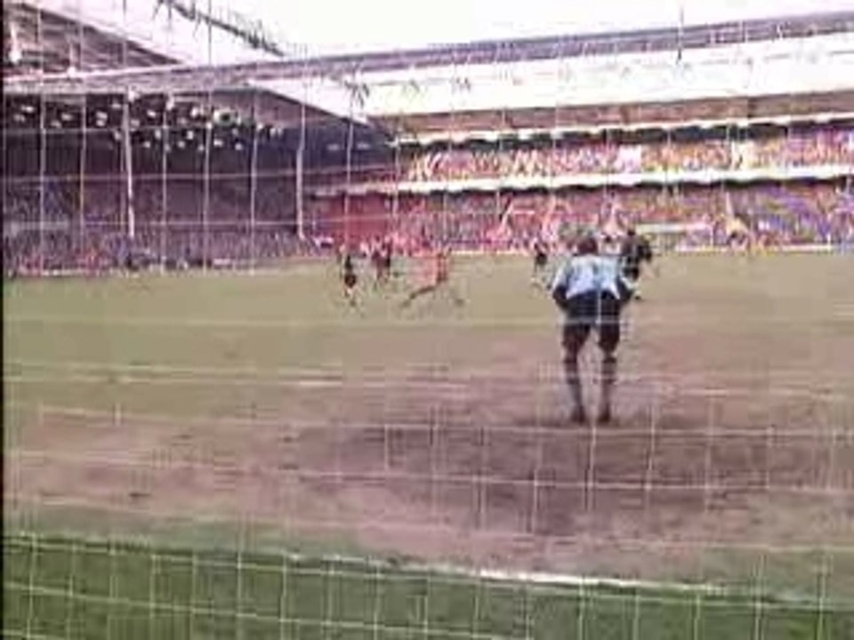 Steven Gerrard .. Brilliant Goal
