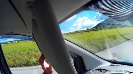 Vision latérale avec pare-soleil milieu et fond