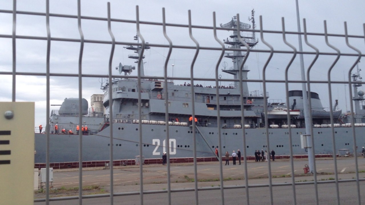 7h, à l'entrée du port de Saint-Nazaire