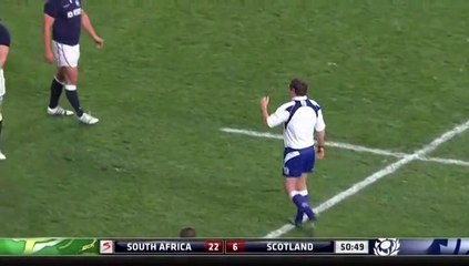 L'arbitre donne un carton jaune et se trompe de joueur