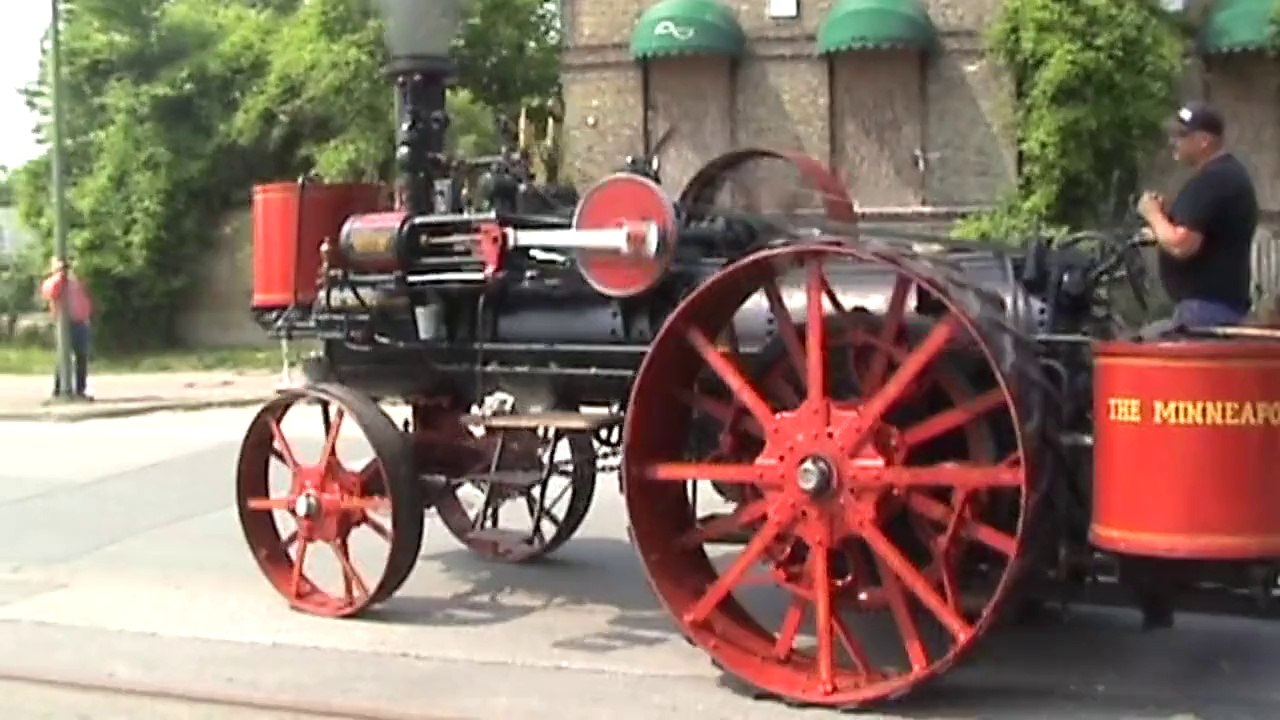 The Minneapolis Lokomobile und Angelner Dampfeisenbahn beim Flensburger Dampfrundum 2013