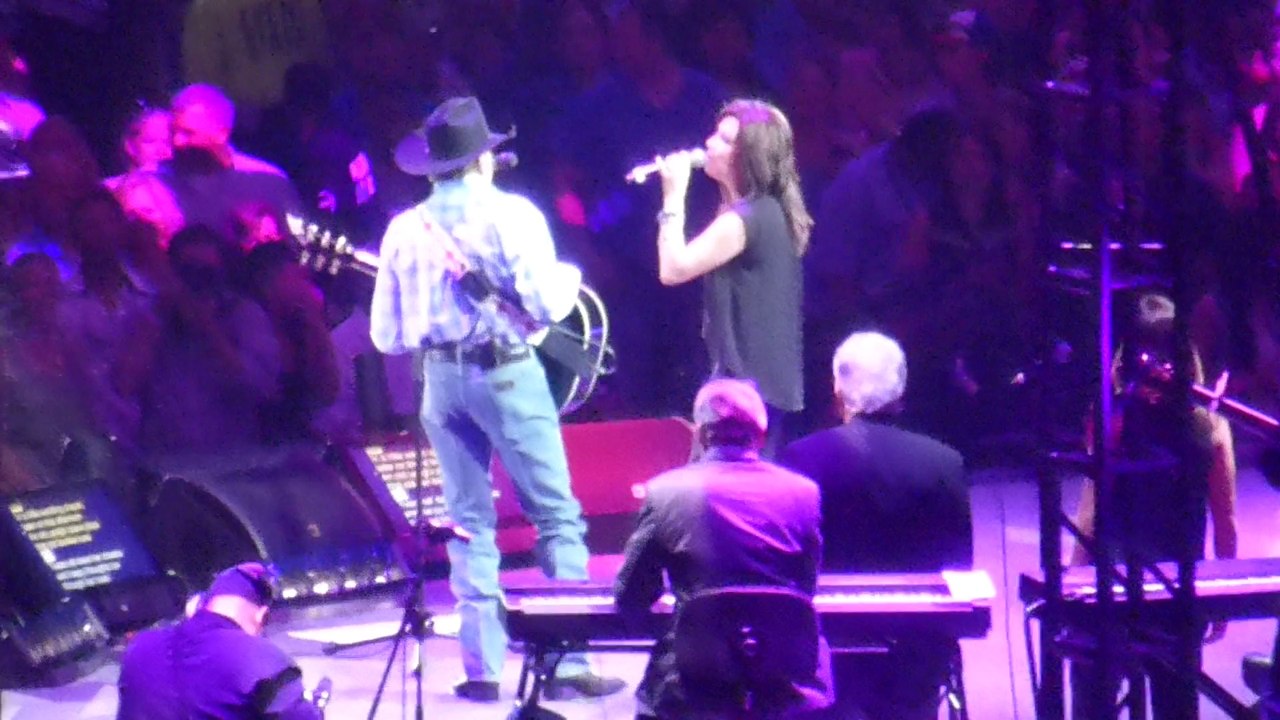 George Strait/Martina McBride - Golden Ring (Live in Arlington - 2014) HQ