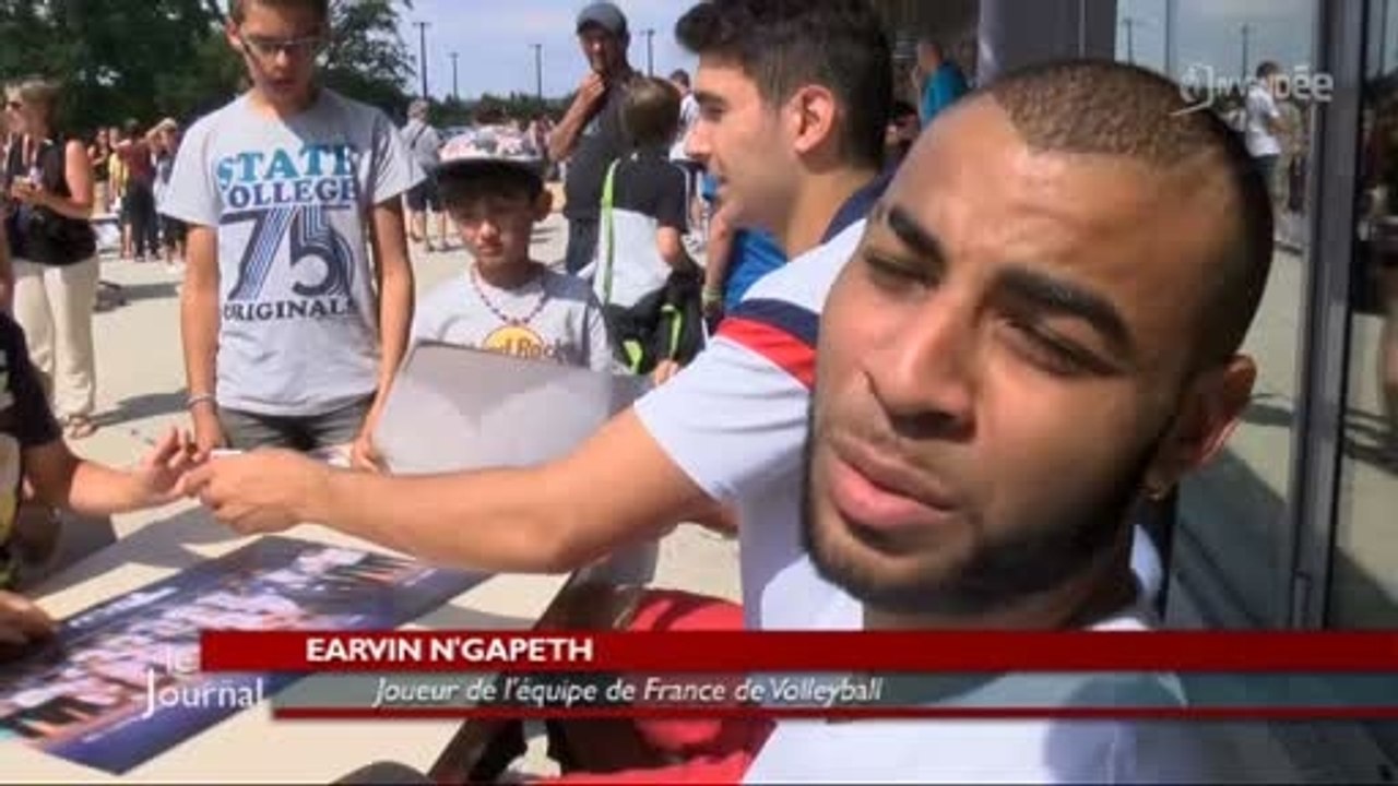 Volley-Ball: l'Equipe de France rencontre les jeunes vendéens