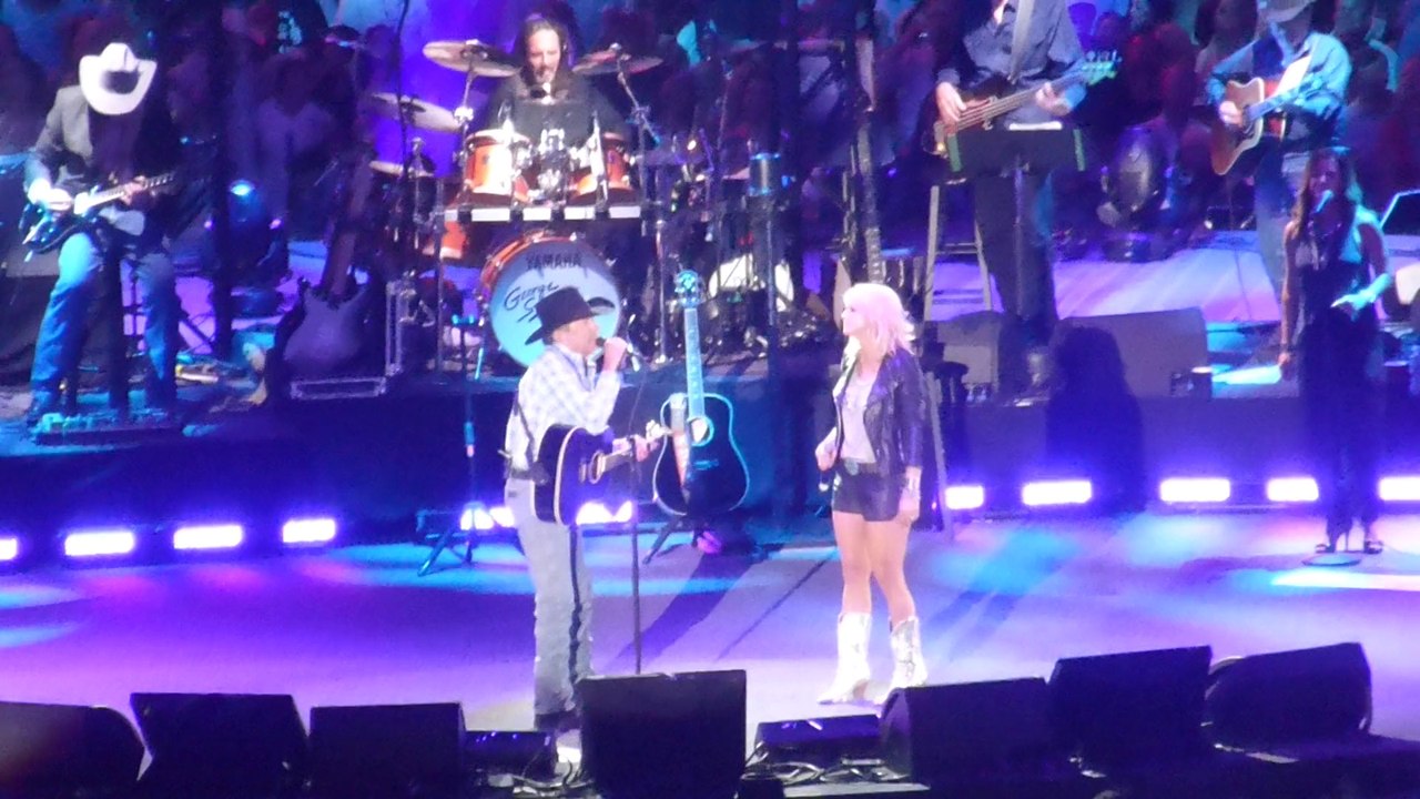 George Strait/Miranda Lambert - Run (Live in Arlington - 2014) HQ