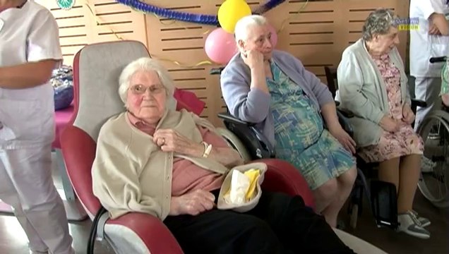 les élèves de l'école Langevin fêtent la musique à la résidence Automne