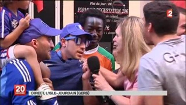 Une journaliste de France 2 se fait manger les cheveux en direct par des supporteurs français