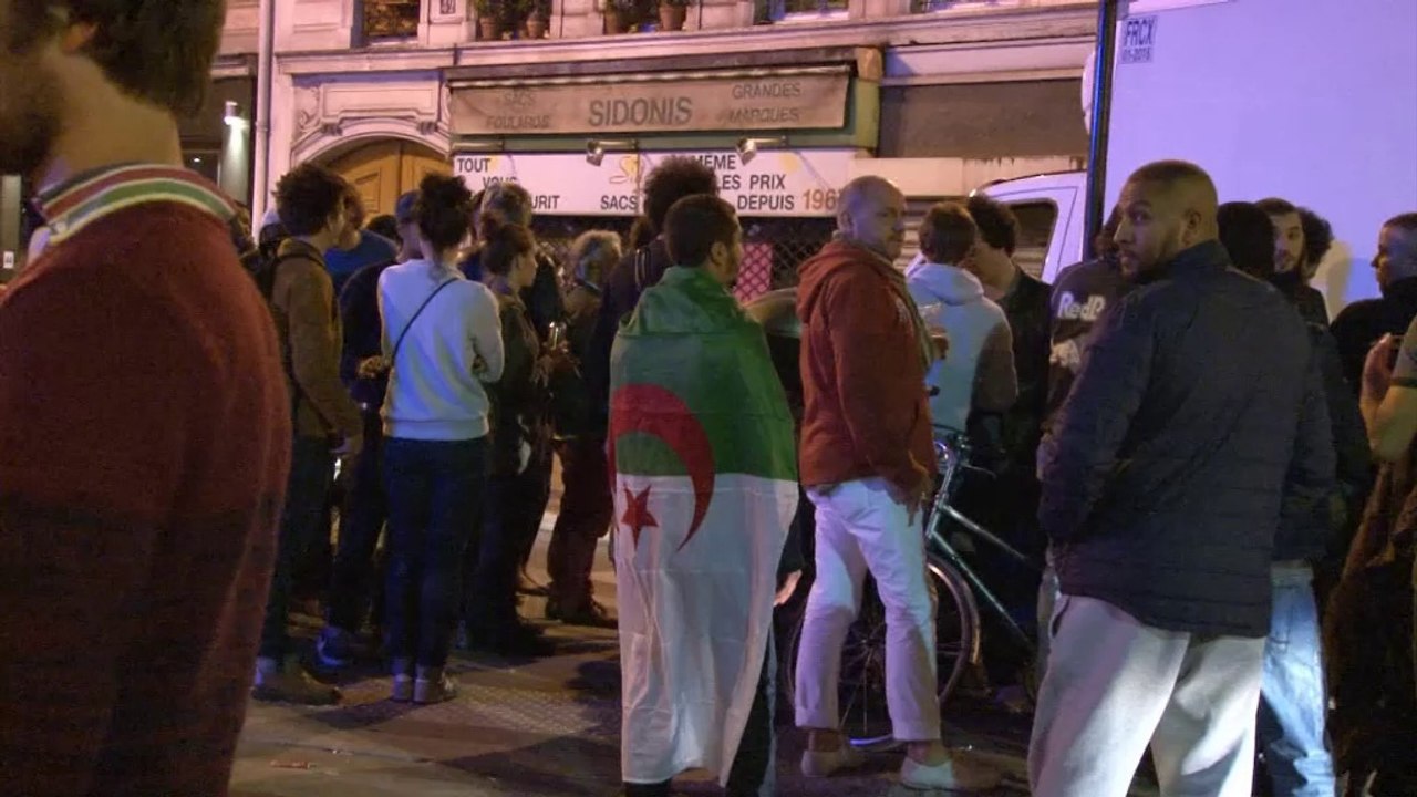 Algérie - Les supporters fiers des Fennecs