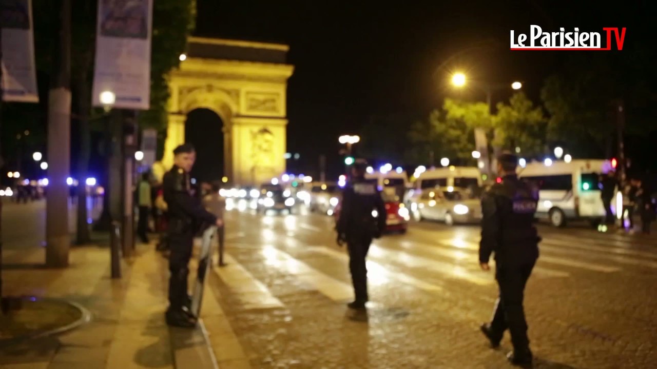Mondial 2014. Les supporteurs sur les Champs-Elysées après l'élimination de l'Algérie
