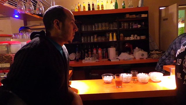 Maubeuge: ambiance lors du match Algérie-Allemagne au café Le Hoggar à Sous le Bois