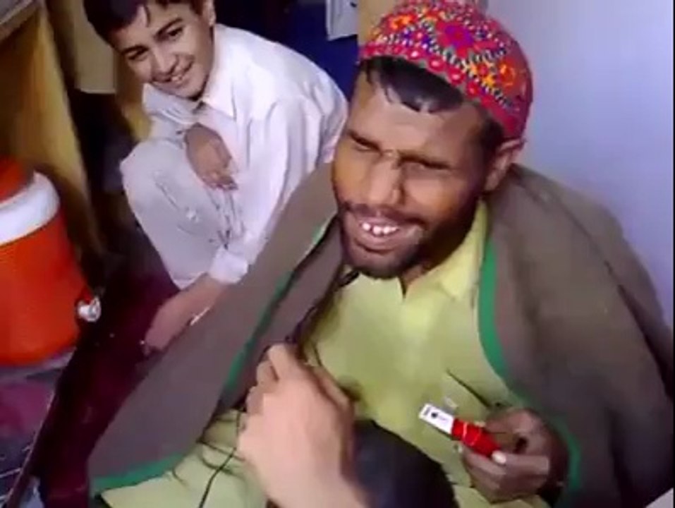 Pakistani blind singer...a great effort