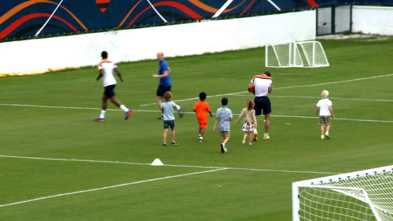 RVP babysits new Holland generation