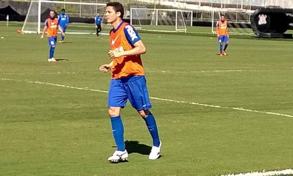 Anderson Martins treina pela primeira vez no Corinthians