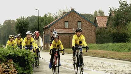 EN - Reconnoitring the cobbles - Pre-race