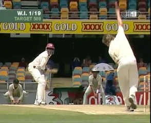 Chris Gayle SMACKS Glenn McGrath for a BIG SIX!