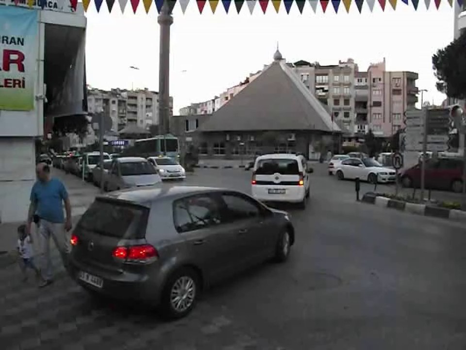 ŞEHRİN GÖBEĞİNDE HATALI YOL