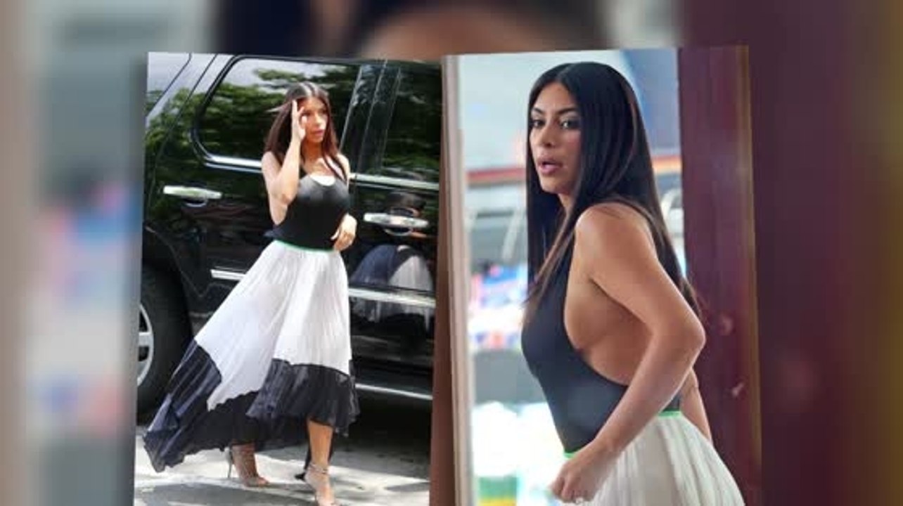 In ihrem knappen Top überlässt Kim Kardashian nur wenig der Vorstellungskraft