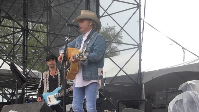 Dwight Yoakam - Streets of Bakersfield (Live in Houston - 2014) HQ #FPSF