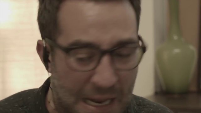 Un homme sourd entend pour la première fois... Émouvant, mais pas jusqu'au bout!