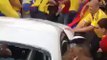 Voiture défoncée par des Supporters colombiens : pauvre BMW!