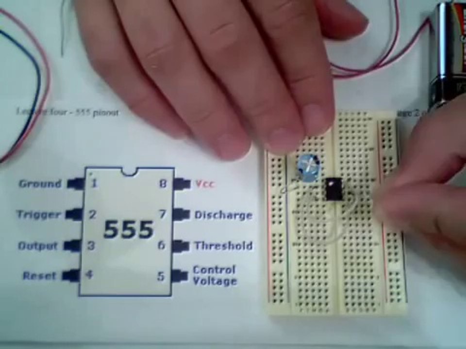 555 LED Flasher timer on Breadboard