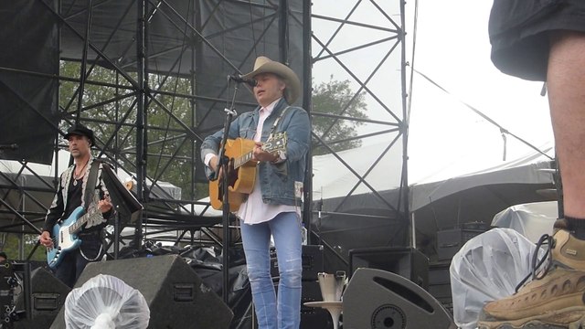 Dwight Yoakam - A Thousand Miles From Nowhere (Live in Houston - 2014) HQ #FPSF