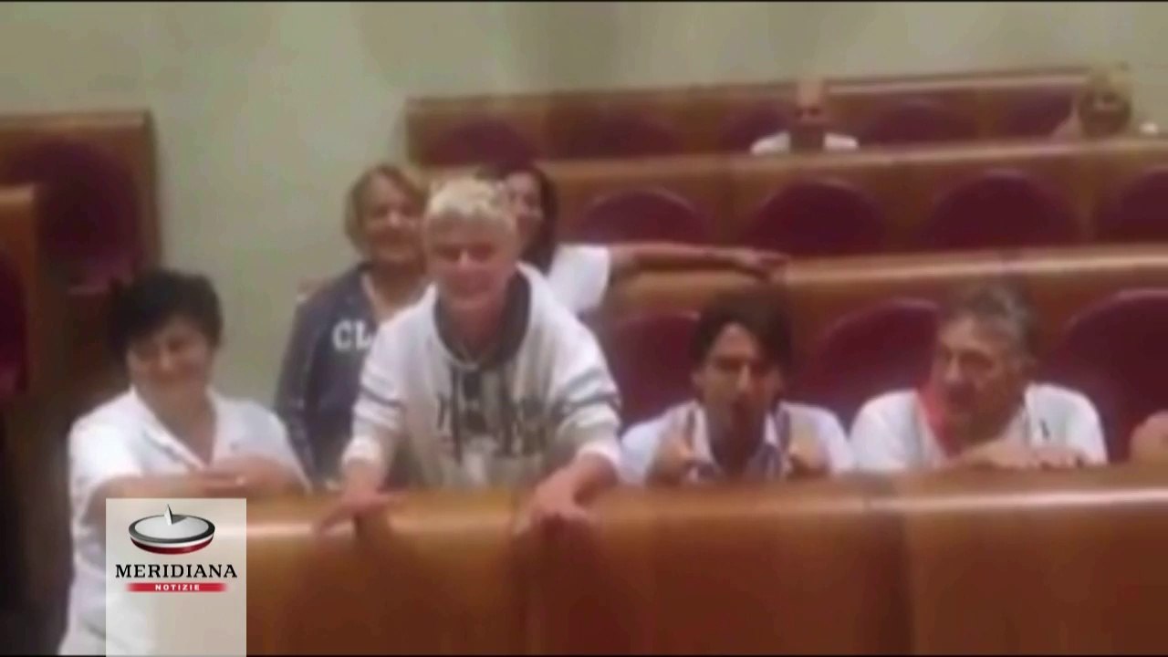 "Lo vedi ecco Marino" lo sfottò dei dipendenti Roma Multiservizi alla terza notte di occupazione