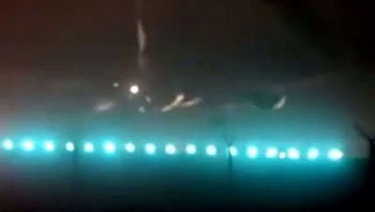 Chemtrail Un pilote oublie que les Chemtrails se répandent encore a l'atterissage : ordo ab chao