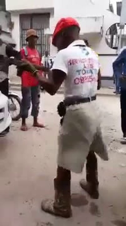 CHANTEUR DE RUE