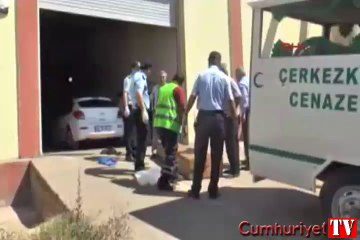 Kimyasal maddelerin bulunduğu kazana düşen işçi öldü