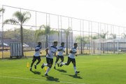 Anderson Martins treina com craques do Corinthians