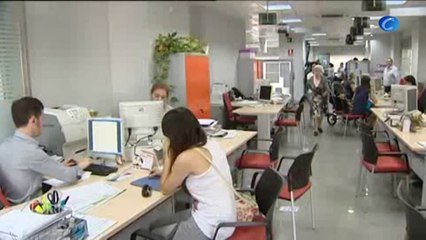 El paro baja en 122.684 personas en junio, la segunda mayor caída en este mes desde 1996