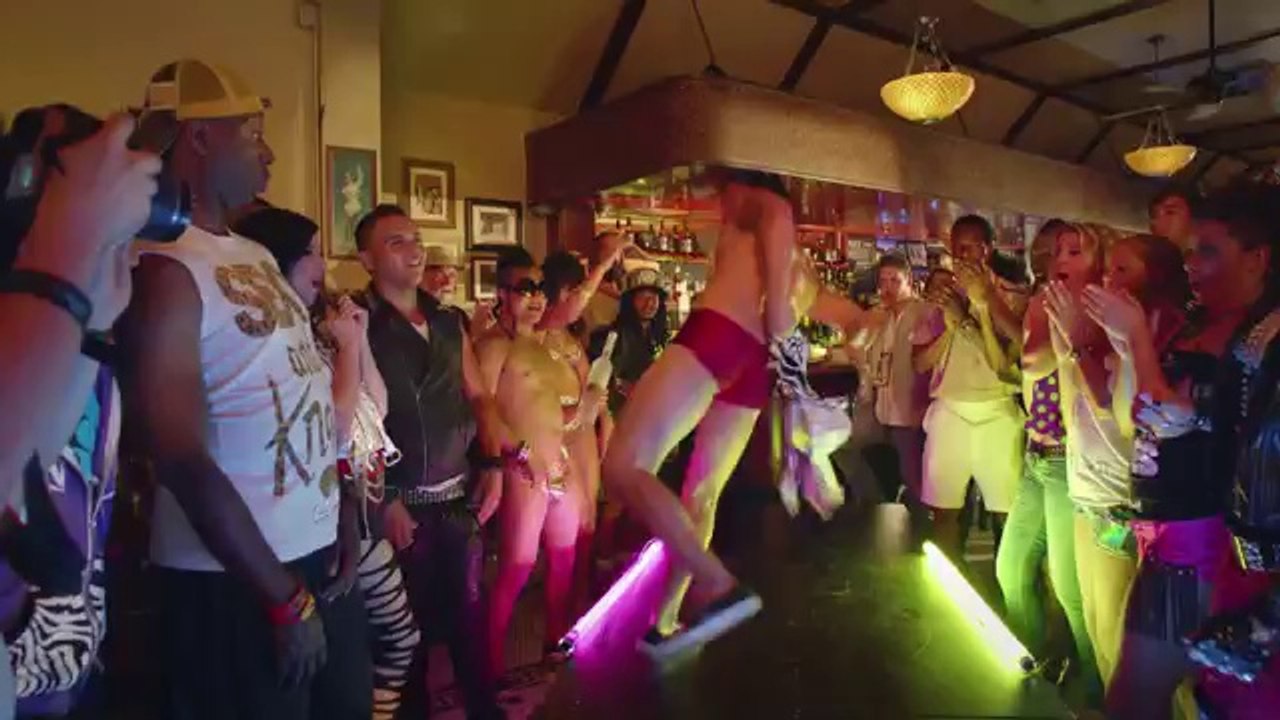 LMFAO - Sexy and I Know It