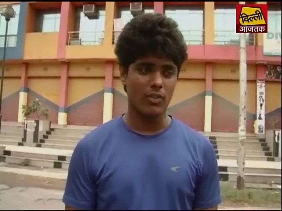 Body hanging on the tree in Delhi