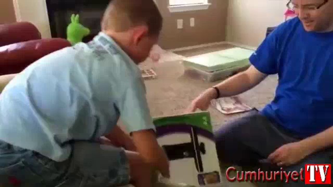 Hediye edilen çocuğun inanılmaz sevinci