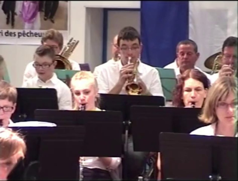 in the moon dirigé par Vincent Houziaux