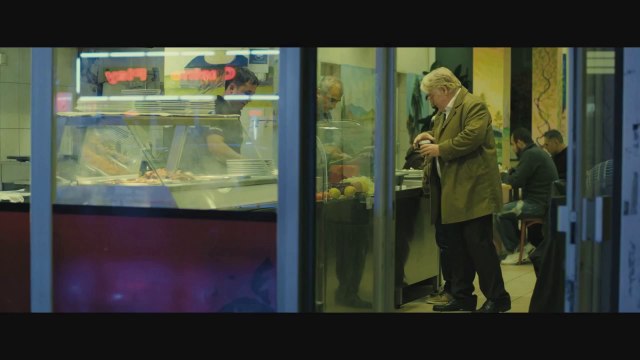 UN HOMME TRES RECHERCHE - Bande-annonce VO