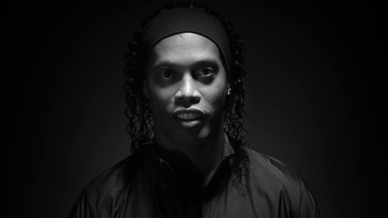 Nike Football- Ronaldinho Is Tiempo - YouTube