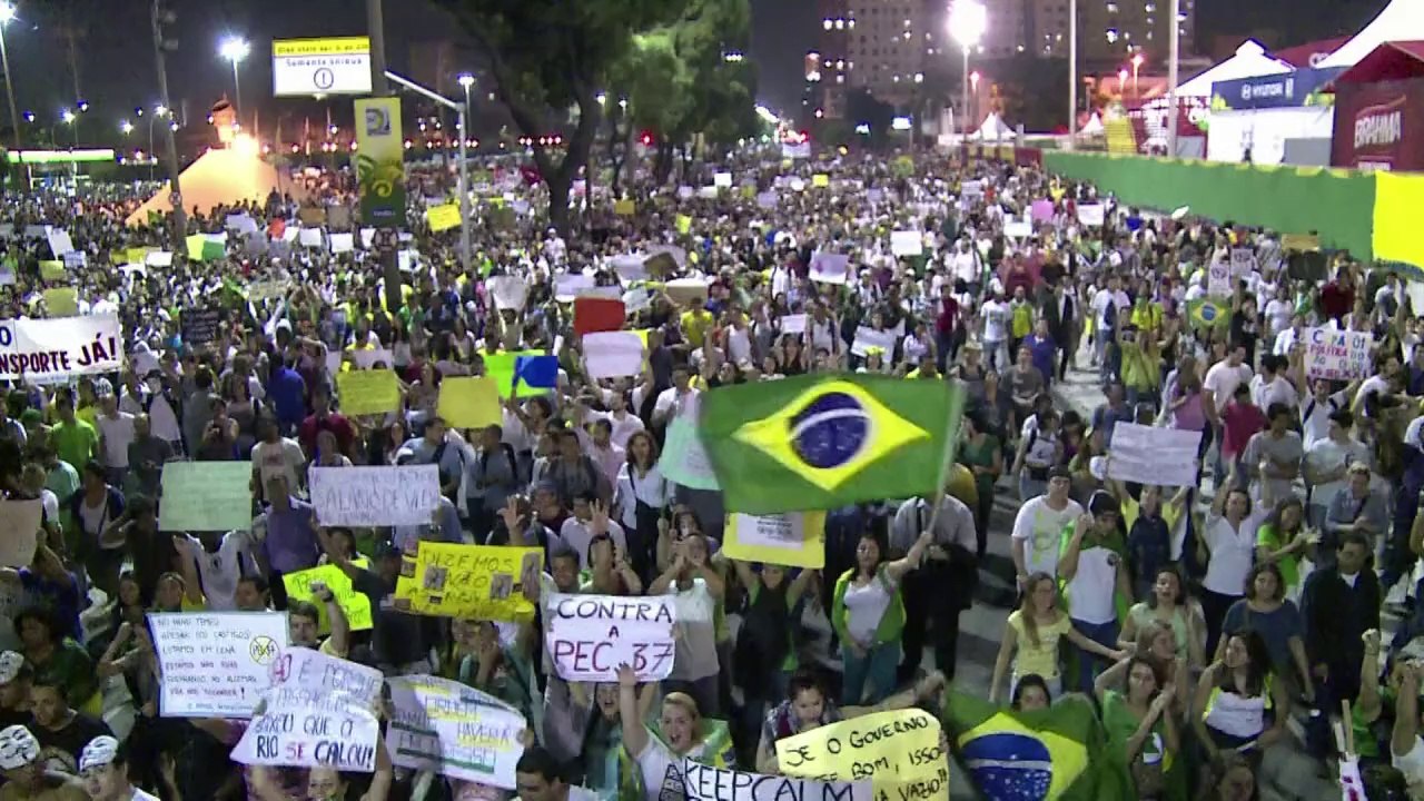 WM in Brasilien: Übel oder Segen für die Bürger?