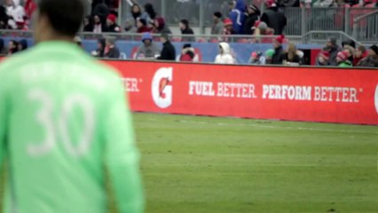 Julio César chora e diz que foi treinado pelo filho antes de defender o Brasil na Copa
