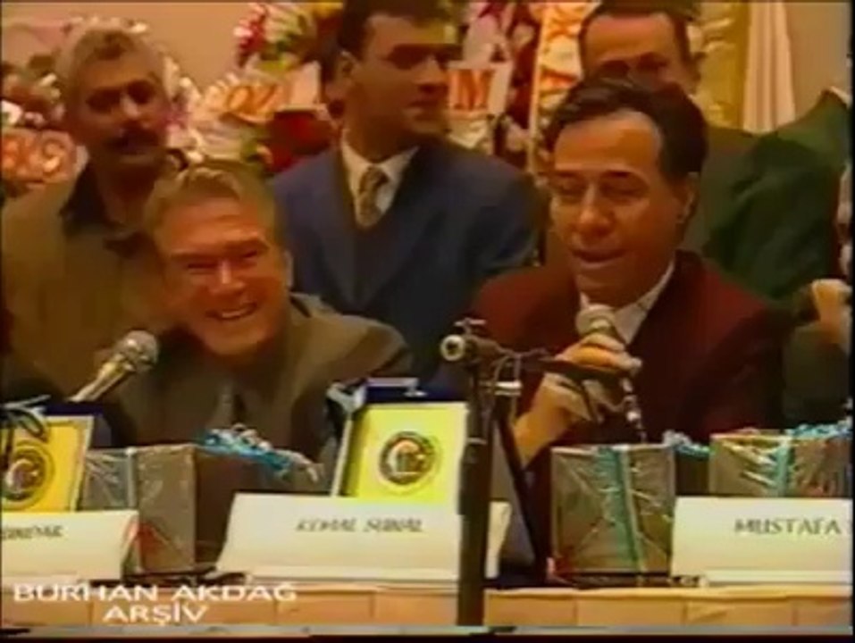 SUSKUNLUĞUYLA BİLE HERKESİ GÜLDÜREN ADAM ''KEMAL SUNAL''