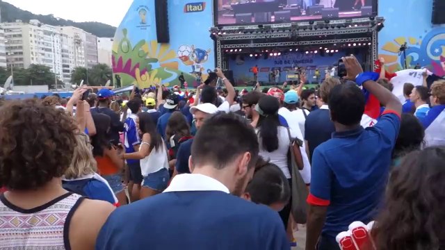 Coupe du Monde de Football: France-Nigeria (Marseillaise a la fin du match)