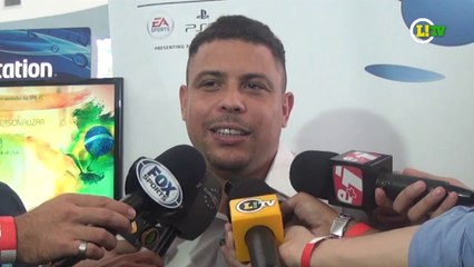 Скачать видео: Satisfeito, Ronaldo exalta sucesso da Copa no Brasil