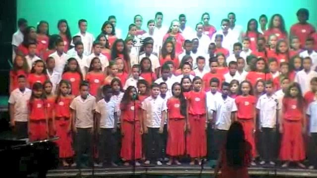 Académie de la Réunion - rencontres académiques des chorales du 1er degré 2014 : Ti bal lontan - Chorales des écoles Paul Hermann et Anatole France (Saint Louis)